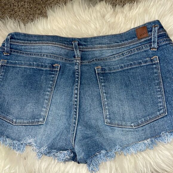 Roxy Shorts Womens size 30 jeans Aztec Woven embroidered denim - Picture 7 of 11